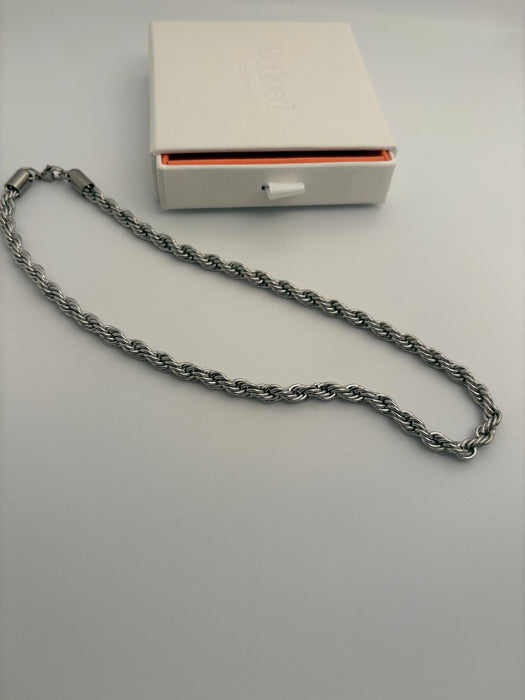 Stainless steel twist chain