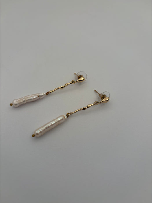 Pearl drop earrings