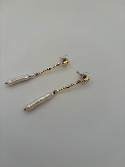 Pearl drop earrings